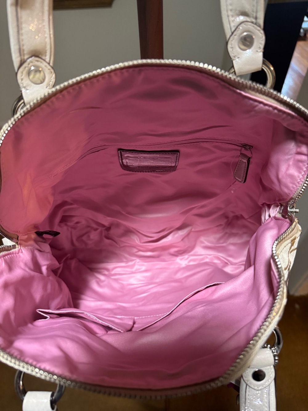 Coach Vintage Poppy Floral Appliqué Shoulder Tote Bag in Beige, Pink and Purple - Picture 9 of 10
